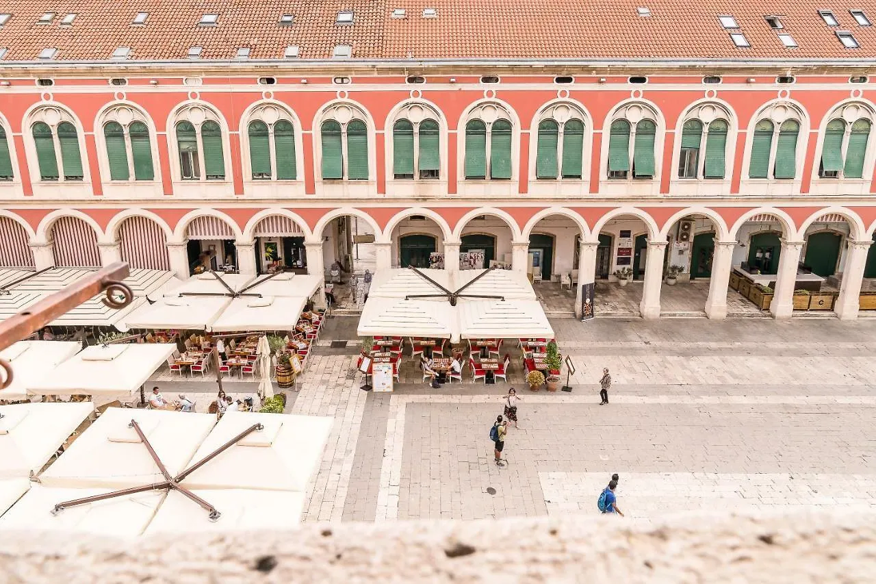 Loft At Republic Square Apartment Split